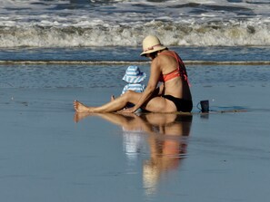 In Strandnähe, Liegestühle, Strandtücher