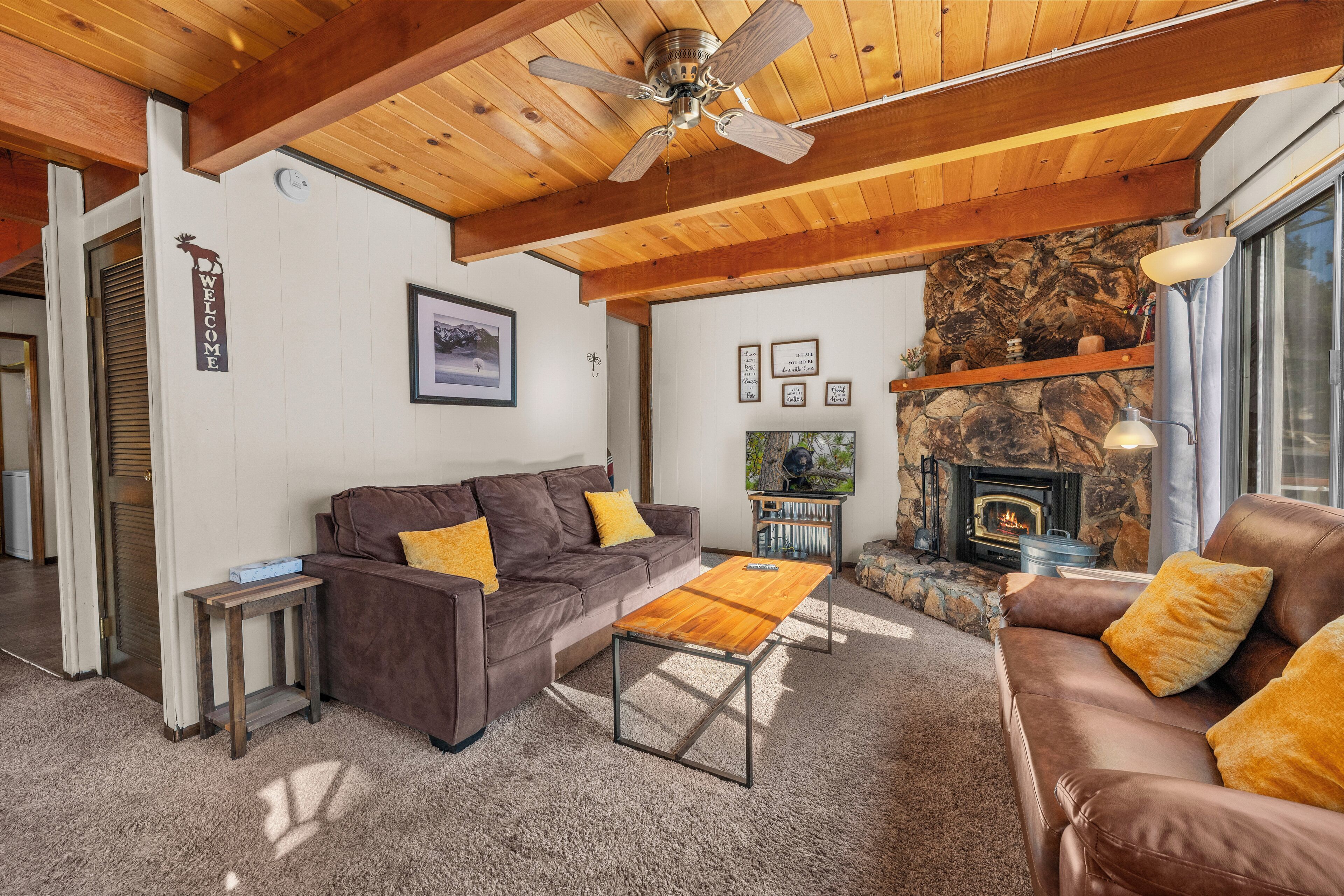 Smart TV, fireplace, DVD player, table football