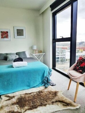 2 habitaciones, tabla de planchar con plancha y wifi gratis 