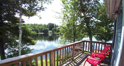 Fabulosa casa de lago para todas las estaciones, 600 'frente al lago, Lake Eden Vermont