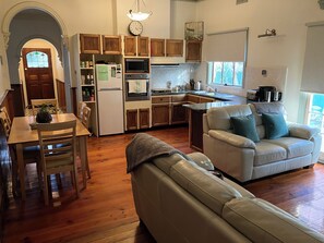 Interior - Peppercorn Cottage Echuca (Echuca)