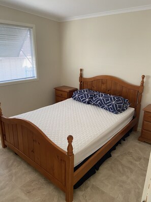 4 chambres, fer et planche à repasser, draps fournis