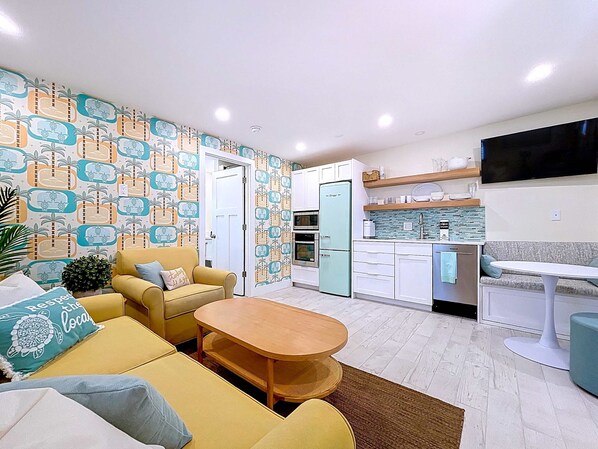 TV - Just Beachy! Quiet Rental Steps 2 Beach/Bridge St (Bradenton Beach)