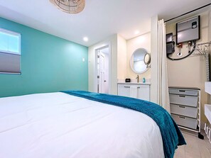 1 bedroom, iron/ironing board, WiFi, bed sheets - Just Beachy! Quiet Rental Steps 2 Beach/Bridge St (Bradenton Beach)