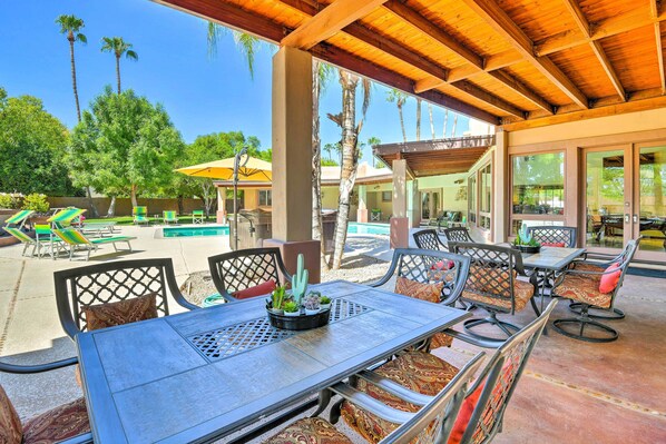 Outdoor dining