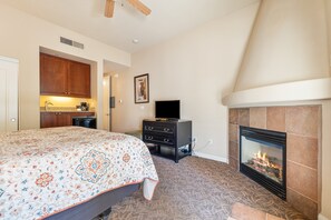 1 bedroom, iron/ironing board, Internet, bed sheets