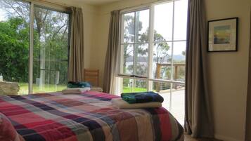 2 chambres, fer et planche Ă repasser, Wi-Fi gratuit, draps fournis