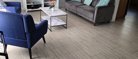 Smart TV, DVD player, books