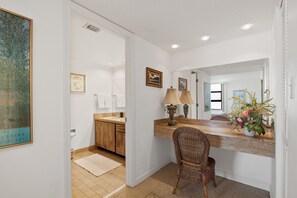 Interior - Fabulous Gulf Views from this lovely Beachfront unit (Marco Island)