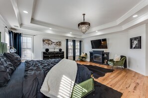 8 bedrooms, desk, iron/ironing board, free WiFi