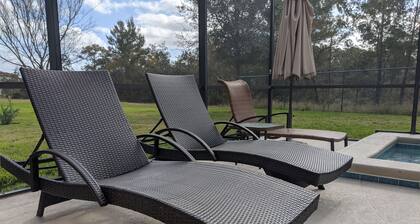 Luxury Villa Near Orlando's Attractions - Tranquil & Modern