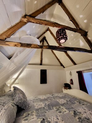 2 bedrooms, desk, iron/ironing board, travel crib - The Dunes, Ballinesker, Curracloe, Co Wexford (Curracloe, Enniscorthy)