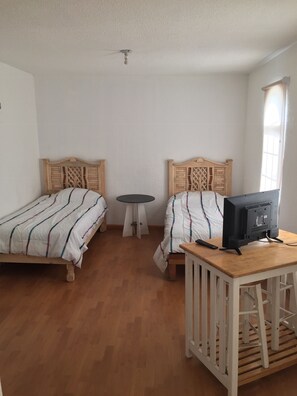 3 bedrooms, free WiFi, bed sheets - Las Hadas (León)