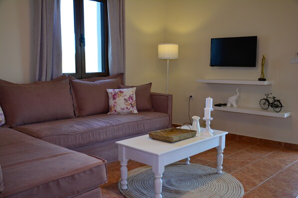 TV - Elianthos Villas / Villa Rose 🌹 (Chania)