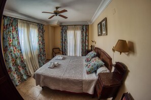 5 soverom, safe på rommet, strykejern/-brett og wi-fi (inkludert)