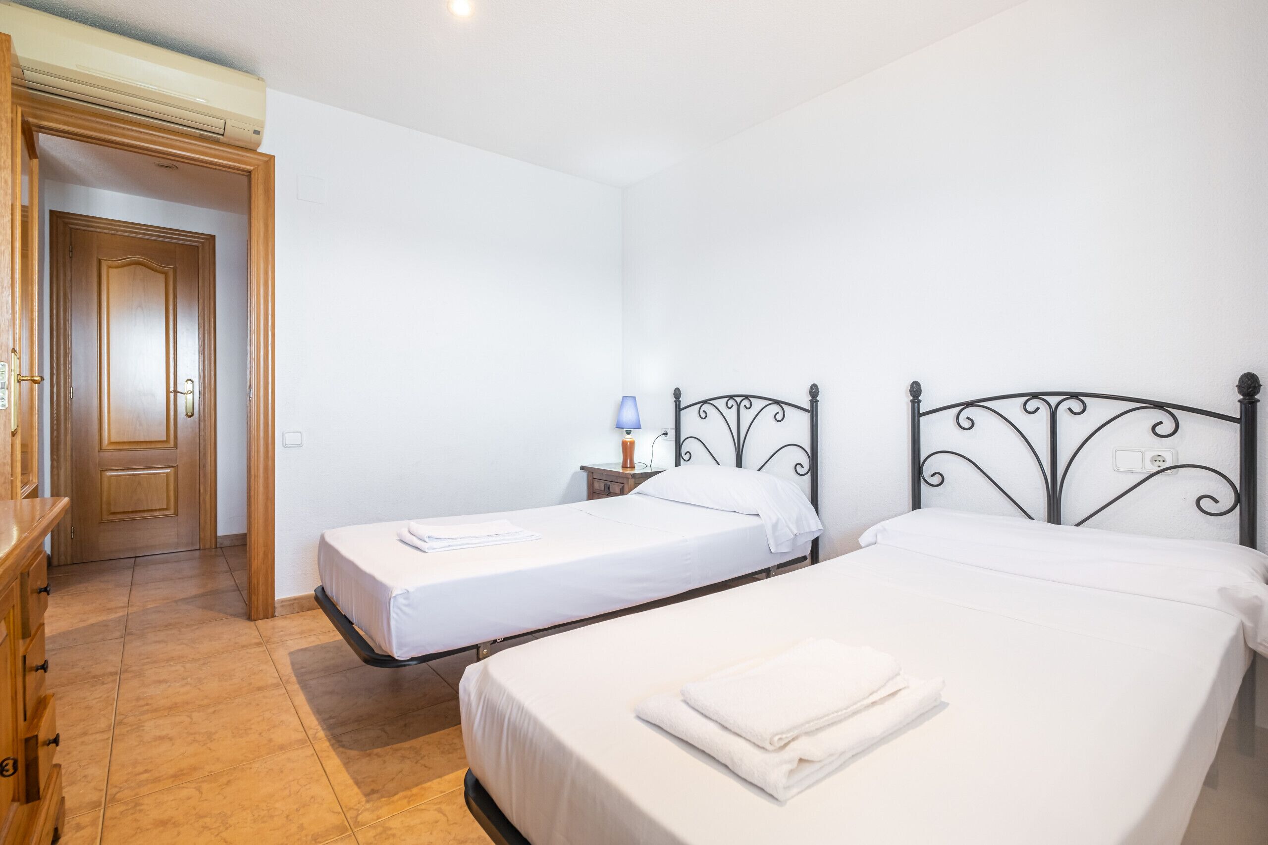 1 bedroom, iron/ironing board, WiFi (free), bed sheets
