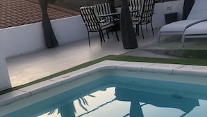حمّام سباحة خارجي