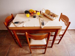 Dining - Beautiful traditional house in rural surroundings (Santa Lucía de Tirajana)