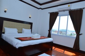 Minibar, blackout curtains, soundproofing, iron/ironing board - Favanhmai Hotel (Phonsavan)