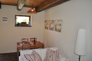 Smart TV, DVD player, video library