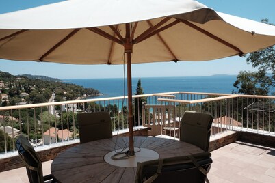 Le Lavandou, Aiguebelle beach 300m, sea view, heated pool, garage, air conditioning...