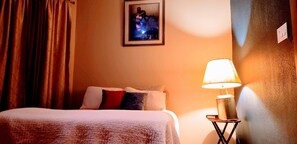 1 chambre, coffres-forts dans les chambres, fer et planche à repasser