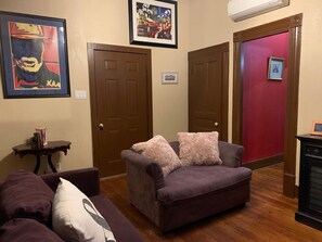 Smart TV, DVD player, books, stereo