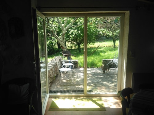 Gîte rénové calme et tout confort  sans vis à vis en Sud Ardèche 