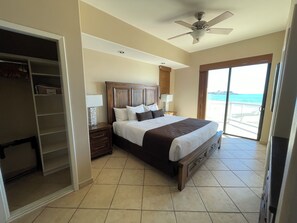 3 bedrooms, in-room safe, iron/ironing board, free WiFi