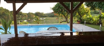 Bungalow bois prés de Rivière-Salée avec vue sur mer Caraïbes et campagne