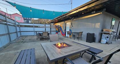 Downtown Tahlequah! Amazing Patio, Walkable to Restaurants/Bars, Wi-Fi +