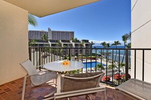 Outdoor dining - Kaanapali Shores 403 Spacious 2BD w AC OceanFront Pool Hot Tub (Lahaina)