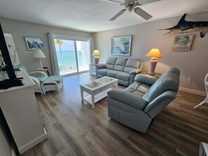 スマートテレビ、書庫、ステレオ