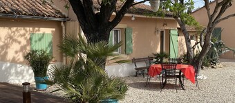 Sarrians rental for 4 people, pets welcome.