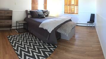 1 habitación, escritorio, tabla de planchar con plancha y wifi gratis