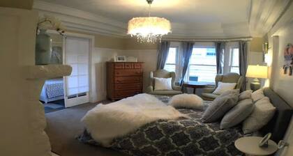 Beautiful Luxury Victorian Home Near SF, Beach,OAK
