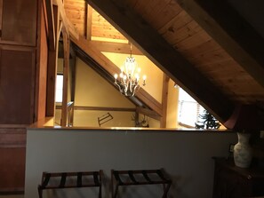 Smart TV, books - Cedar Suite: Mountain Getaway overlooking The Roaring River on the vineyard (Traphill)