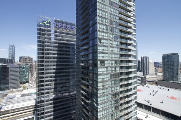 Exterior - Modern Paradise Condo Just over Scotia Bank Arena/ Leafs/Raptors (Old Toronto)