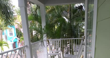 Down Town Stuart loma-asunnot!