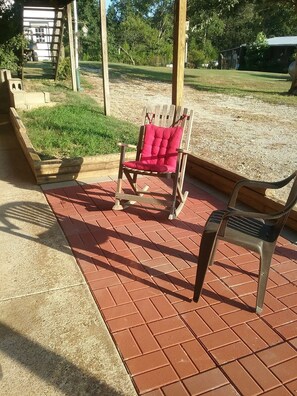 Terrace/patio - Big Sandy, TN, Sleeps 8 (Big Sandy)