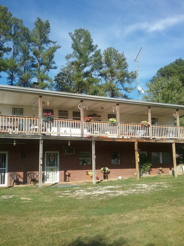 Exterior - Big Sandy, TN, Sleeps 8 (Big Sandy)