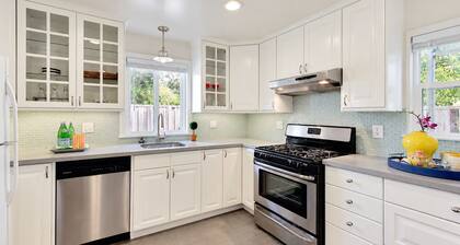Spacious Alameda Cottage with Private Garden