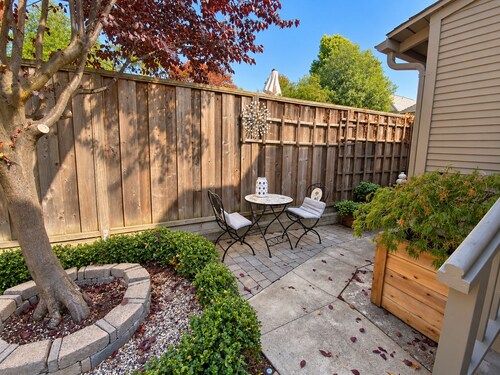 Spacious Alameda Cottage with Private Garden