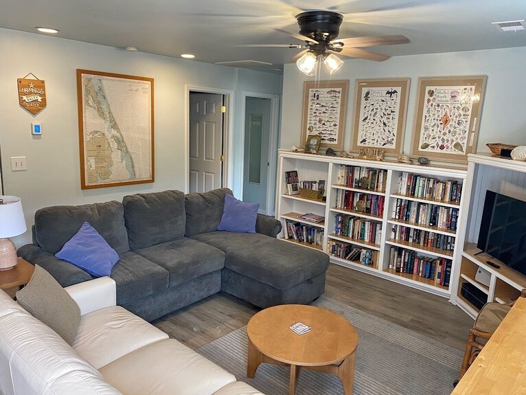 Clean & Cozy Beach Cottage Close To The Beach - Duck, NC
