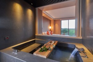 Bañera y ducha independientes, bañera con aguas termales