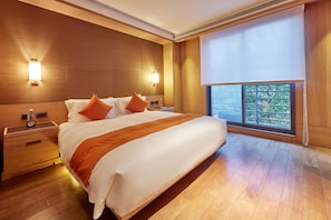 Chambre Quadruple Familiale, balcon | Literie de qualité supérieure, couette en duvet d'oie