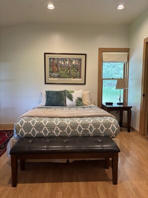 2 bedrooms, desk, travel crib, free WiFi