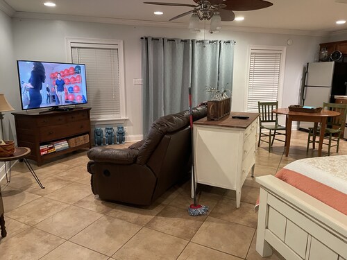 Private Pool House in Florence, AL