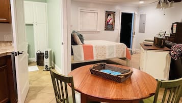 1 camera, ferro/asse da stiro, Wi-Fi gratuito, lenzuola