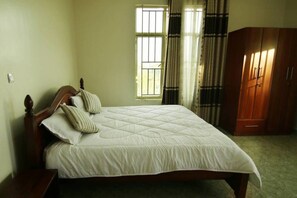 Camas supletorias gratuitas, wifi gratis, ropa de cama